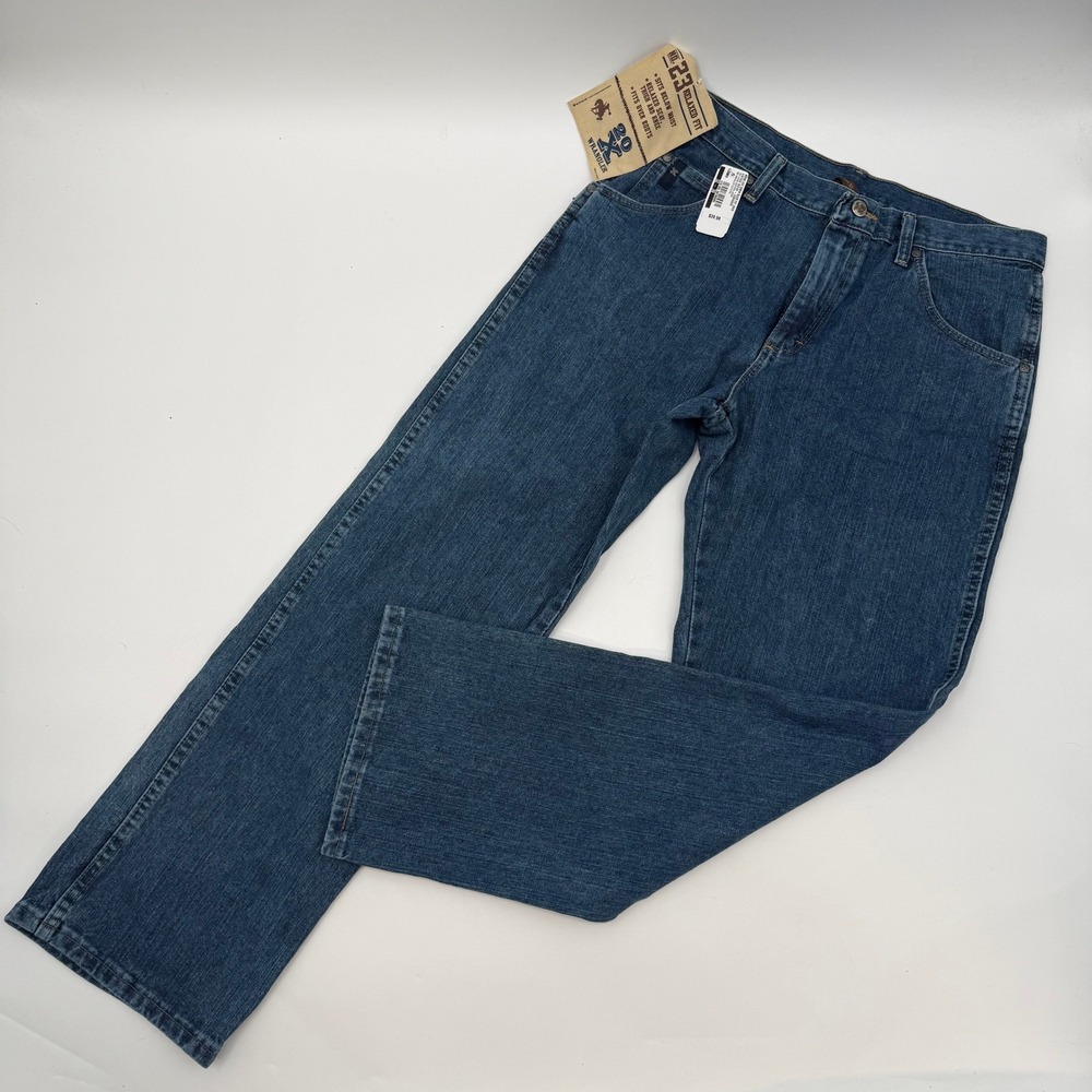 Wrangler Men 32x30 Jeans Blue Dark Wash Relaxed Fit Straight Leg Denim NWT